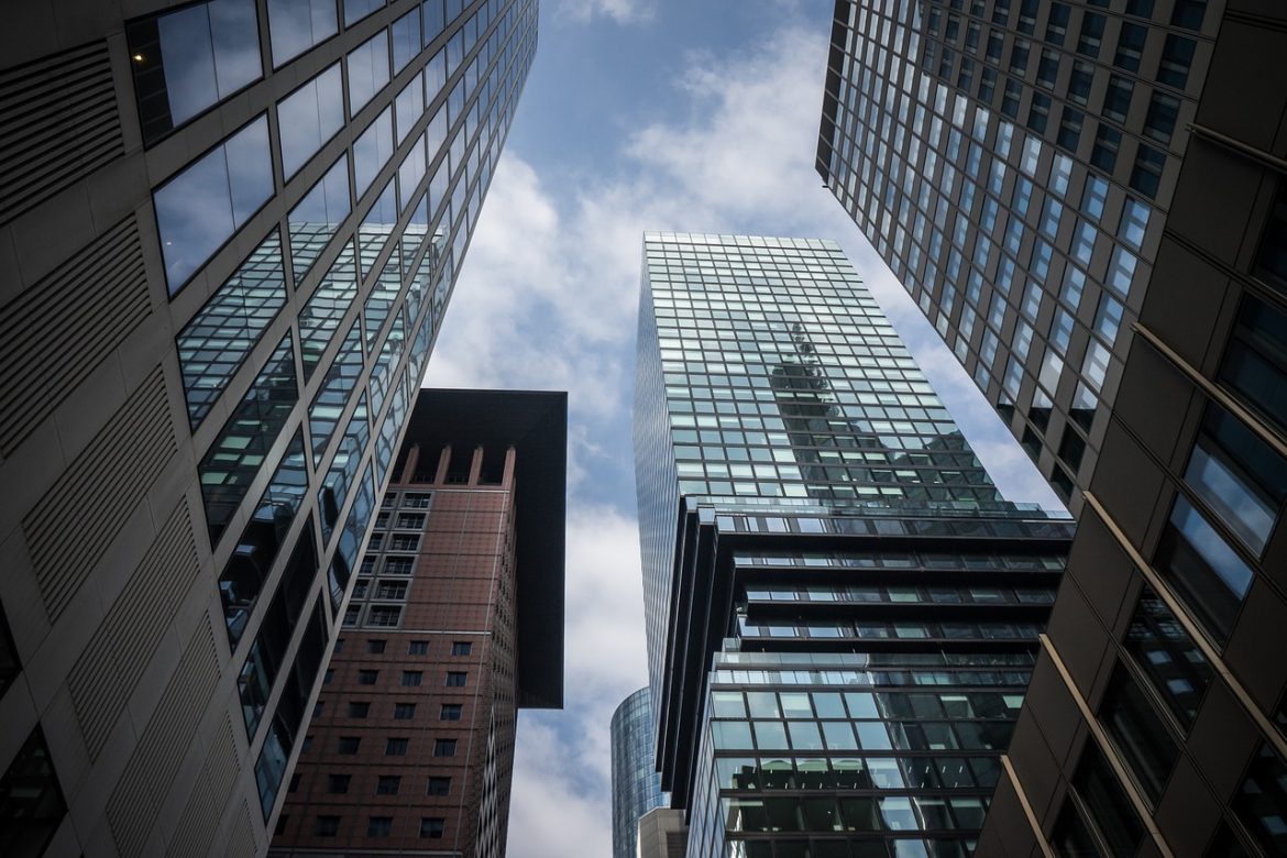 Comment choisir une banque : 7 choses à considérer avant de vous décider